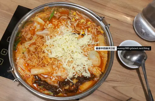 【北車|泰一格年糕火鍋】韓國起司年糕鍋 溫潤不過辣 大人小孩都適合的聚餐好滋味        
      