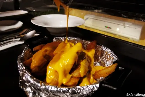 【高雄】苓雅區 ★ 最後一口餐酒館 - 非常邪惡的起司薯條讓蝦米的小肚肚又胖了一圈