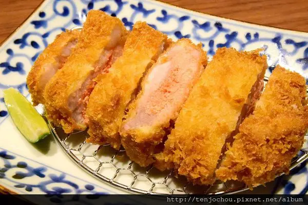 花花，甲飽沒【台北食記】杏子日式豬排 永遠都在排隊的人氣美食 百吃不膩啊 *文末抽獎送豬排