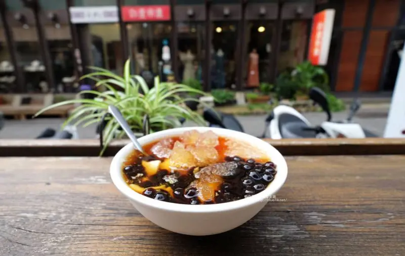 台中龍井│小巷子豆花-東海藝術街推薦豆花 - 藍色起士的美食主義