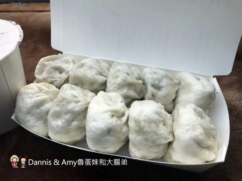 《新竹市區小籠包分享》姐妹小籠包。招牌小籠包必點。民族路上三民國小、新竹監理站附近早餐店︱（影片） - Dannis & Amy魯蛋妹和大腸弟