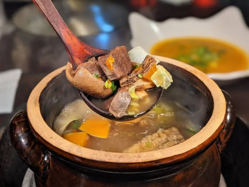 越南東家羊肉爐蒸氣鍋｜知名真空羊肉爐調理包現吃！還有蒸氣鍋現蒸海鮮！信義羊肉爐推薦、信義蒸氣鍋推薦、象山羊肉爐推薦、象山蒸氣鍋推薦