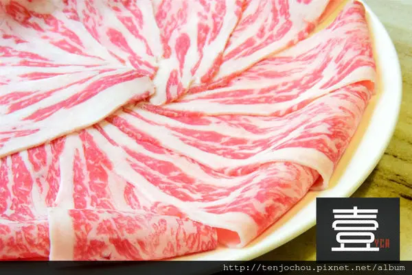 花花，甲飽沒【台北食記】麻.辣壹號店 顛覆傳統的高品質麻辣鍋店 聚餐生日包場包箱火鍋店推薦