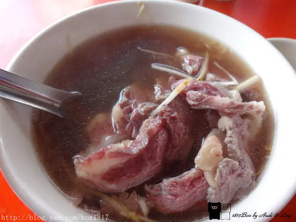 【台南。學甲】順德土產牛肉。到學甲不可錯過的牛肉湯。在地人推薦的美味小吃