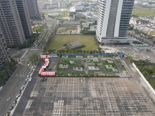 【景點】台中亞洲最大侏儸紀樂園@西屯老虎城-捷運BRT秋紅谷 : 從早叫到晚~來自四川自貢的侏儸紀世界？ 觀看恐龍請注意…會動的阿!!