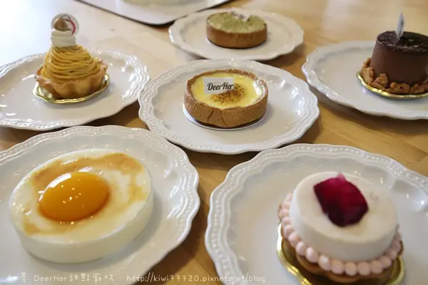 【彰化和美甜點美食】DeerHer甜點廚坊讓人走進甜蜜的粉紅國度，限定款是會被誤認為爆漿半熟蛋黃的<早安>，一定要來品嚐啊!