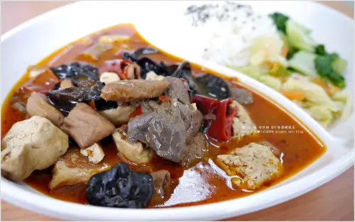 【高雄】川香園罐燒菜‧四川好料理，來份辣到噴火的毛血旺飯