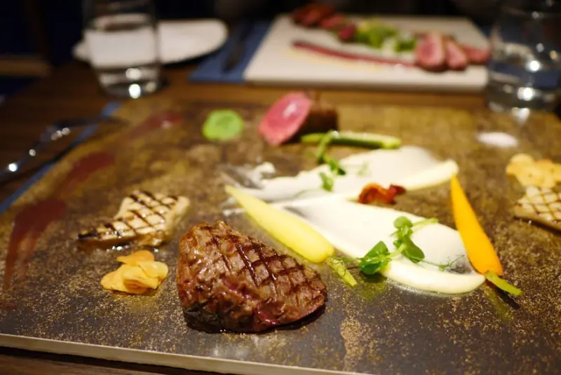 【台北】東區 Wennce Naior 乃渥爾料理 藝術品般的精緻料理‧聖誕節限定甜點‧適合約會的高級餐廳‧忠孝復興♥♥♥