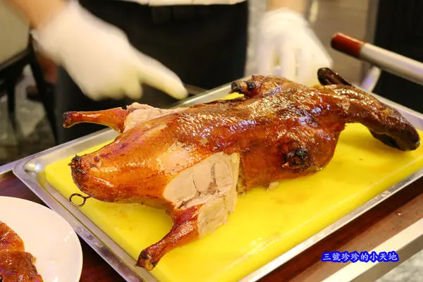 新莊典華華亭聚．母親節中式桌菜餐廳推薦．機場捷運新莊副都心站．窯烤櫻桃鴨必吃．港式點心．