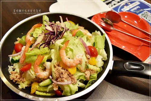 [捷運藍/綠線美食-西門站] 柏橋輕食餐廳。輕食料理親民價格，好呷的就藏在水水髮廊裡