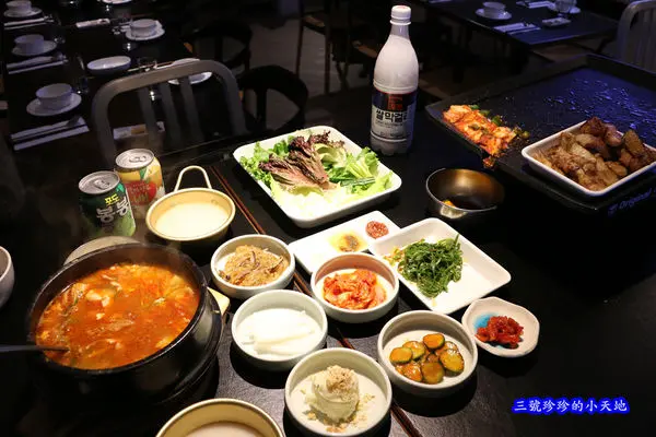 台北東區韓國烤肉推薦．新沙洞韓國烤肉．海鮮煎餅／海鮮豆腐鍋都好吃．每日新鮮直送溫體豬．不加味精．國父紀念館站．