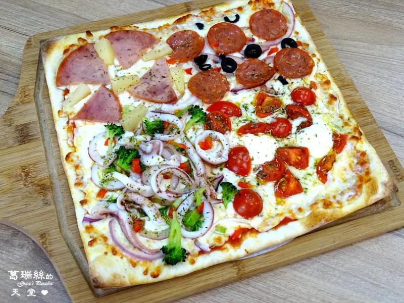 【士林美食】爆紅披薩店：iPIZZA 愛披薩--方型披薩最多可四拼口味令人好滿足，真材實料，再訪美味依舊不變