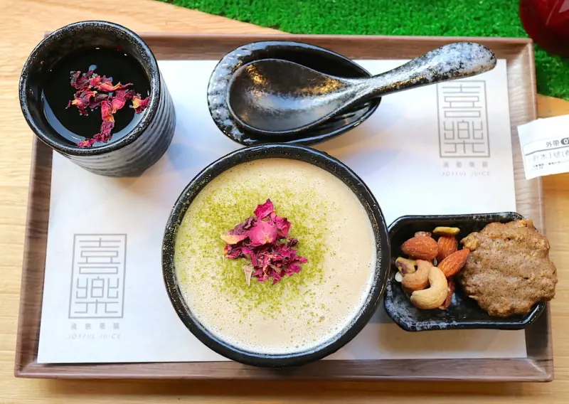 （台中美食/全台宅配）漂亮的漸層果汁，姐喝的不是飲料，而是中醫師特調的藥膳！＠『喜樂液態藥膳 』