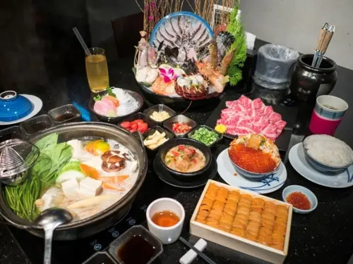 【大安區火鍋推薦】囍聚精緻鍋物，新鮮海鮮澎派超滿足！國父紀念館站火鍋推薦！