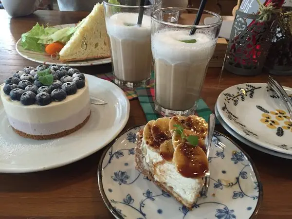 捷運中山站 ✿ HOTO CAFE  ✿ 四吋藍莓生起司大推必點 各種蛋糕款款驚豔!