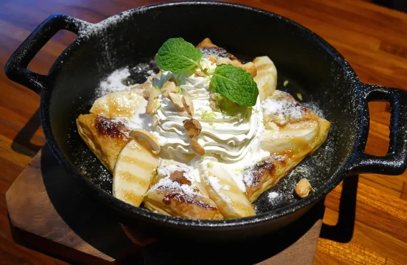 【台北信義區美食餐館】和大兒子的甜蜜約會就在松菸下午茶BLAnC布朗克/好友聚餐/荷蘭鑄鐵鍋甜點/黑松露野菇燉飯/溫沙拉/手工蘋果派/Valrhona法芙娜巧克力/熔岩巧克力