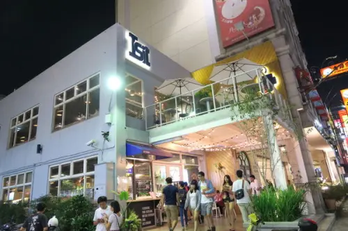 【台中西區】藝術x生活x美食結合『ISIT坐咖啡』