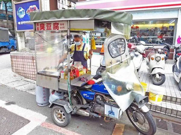 【桃園美食】寶山街臭豆腐-阿伯臭豆腐攤