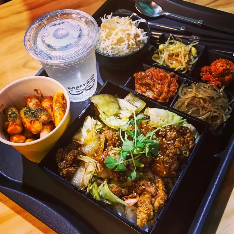 【美食】BOBBYBOX韓式烤肉飯盒，美味韓式炸雞定食炸年糕，韓國美食料理外送也可以吃得到
