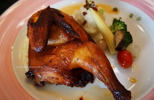 【台中西屯】肋舖子Le Puz 西屯中科店 - 工業風裝潢.漢堡肋排.烤半雞.阿官餐飲集團.中科商圈.朋友聚餐