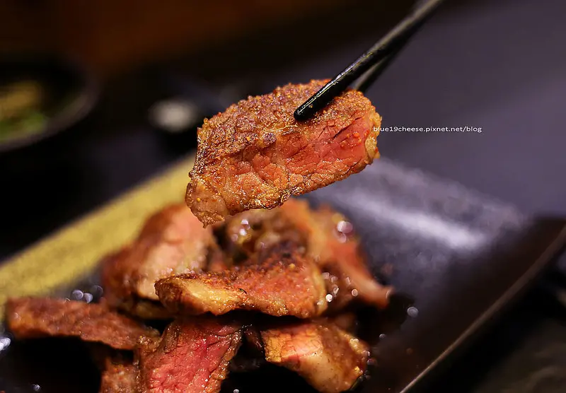 【台中西屯】光食LIGHT FOOD - 低調的新址開幕了.雪花牛小排.豬五花肉串.鰻重.泡菜牛肉鍋.建議訂位