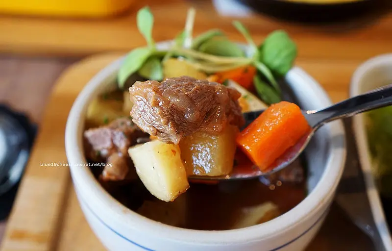 【台中西屯】伍 好食光 - 全日供應早午餐.鐵鑄鍋烘蛋.美式早餐.番茄鮮蔬燉肉.還有清爽微酸的香檬汁喔!