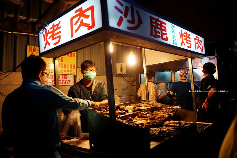 【台中沙鹿】沙鹿烤肉 - 沙鹿在地30老店.食尚玩家推薦.獨家烤肉醬汁.鴨血必吃.雞腿單手快拿不住.甜不辣豆干雞胗杏鮑菇貢丸雞翅玉米.加辣更不錯