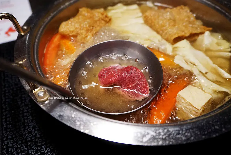 【台中中區】牛老總涮牛肉 - 溫體牛產地直送.愛吃牛肉的不用跑台南了耶.消夜好去處.菜.凱悅KTV旁