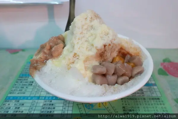 【新竹美食】慧心冰店，只有在地人才知道的甜品，剉冰大碗又好吃！新竹城隍廟商圈，中央市場的路邊攤