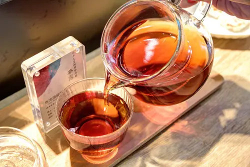 台南醒醒咖啡與茶，品飲生活與老屋軌跡