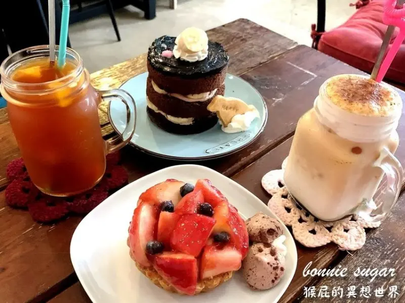 Bonnie sugar (台北師大店) 隱藏在師大巷弄裡的美味甜點！有賣蛋糕跟蠟燭可以慶生！主打草莓蛋糕，巧克力香蕉蛋糕跟水蜜桃塔也好好吃，台北甜點推薦！