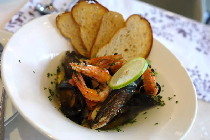 IL SONETTO-在裕毛屋旁，常常出入就來試試吧