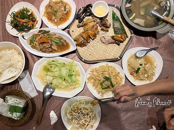 台雞店甕仔雞｜南投竹山 🏵 窯烤香噴 好吃到會Go Go Ga 🏵