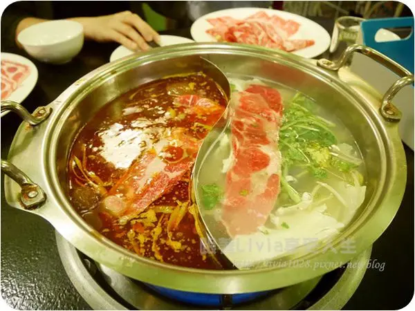 美食。餐廳│ 台北中山區 南京復興捷運站 中山區火鍋推薦 香港私宅打邊爐火鍋茶餐廳  港式火鍋 手沖凍檸蜜  ❤跟著Livia享受人生❤