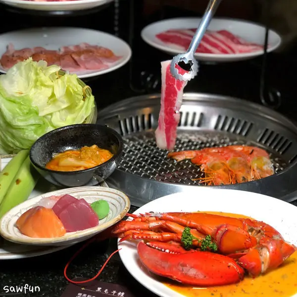 【台中美食】潼阪帝王蟹黑毛牛頂級燒烤 龍蝦和牛帝王蟹吃到飽 必吃天使紅蝦 牛舌 流水泰國蝦自己抓 哈根達斯 七期美食 台中北屯區美食