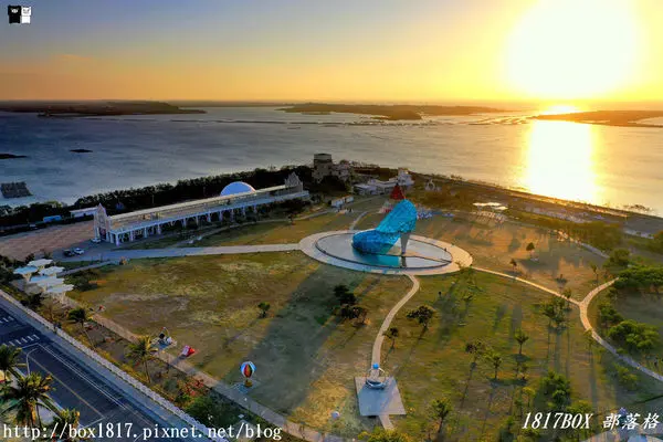 【嘉義。布袋】玻璃高跟鞋教堂。灰姑娘‧仙履奇緣。高達17公尺藍色的玻璃高跟鞋