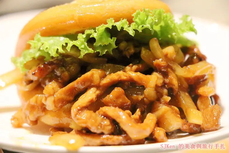 (米其林推薦，新加坡最佳亞洲餐廳)「PUTIEN莆田(台北信義att店)」--- 精緻手工菜味美份量足，服務細膩環境高雅。   