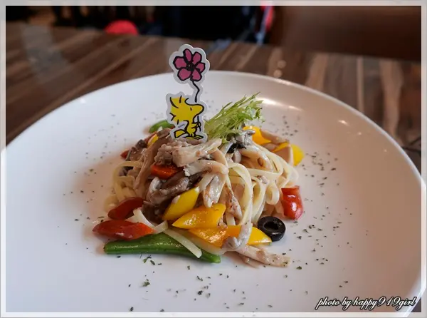 [台中]朝馬秋紅谷公園旁，我與史奴比家族的午餐約會★查理布朗咖啡