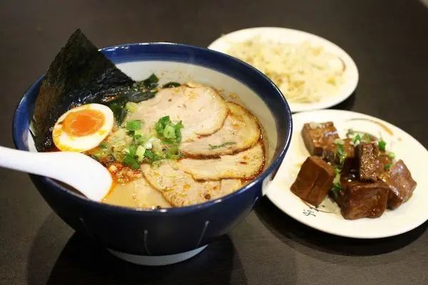 【新莊美食】九湯屋日本拉麵-不用百元也能吃到好拉麵-新月橋、新莊夜市