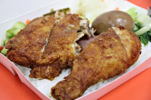 【總裁排骨飯】鄉土劇親切感的店名