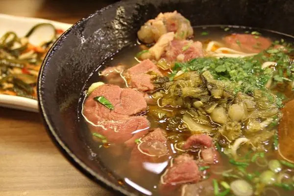 【舌尖吧蘭州拉麵】湯頭佳推酸菜牛肉