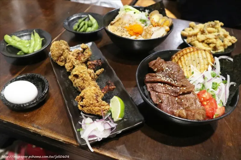 【直火人 直火燒肉丼飯屋】士林店~嫩烤板腱牛丼&黃金松阪豬肉丼 台北美食推薦 士林丼飯推薦 平價美味的排隊名店