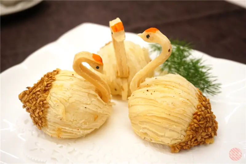 寶麗金餐飲集團崇德店。台中北屯區時尚港式飲茶美味，遵循古法粵菜細緻作法，少油少鹽，婚宴喜慶會館、會議、VIP包廂!