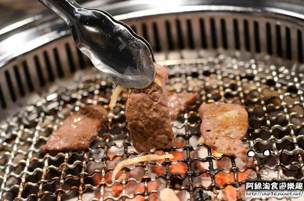 【桃園燒烤】好客燒烤 中壢店-無敵享受=烤肉配調酒．桃園燒肉/酒吧/中美村/帝王蟹