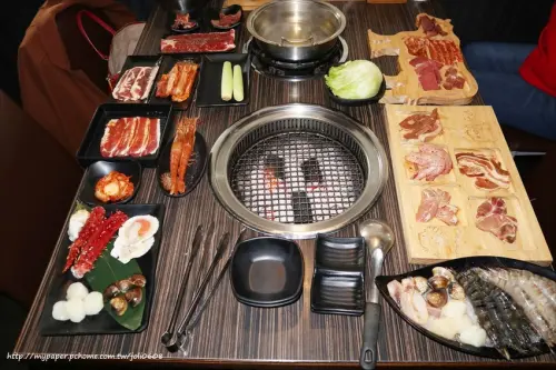 【好客燒烤】桃園中壢店~火烤兩吃自助吧 頂級海陸食材&浪漫調酒吃喝到飽 加價$49品嚐帝王蟹腳