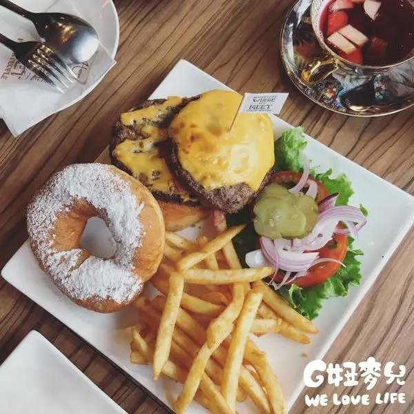 【食記公館】美式特色餐廳♥Hater cafe♥甜甜圈/鬆餅漢堡超吸睛