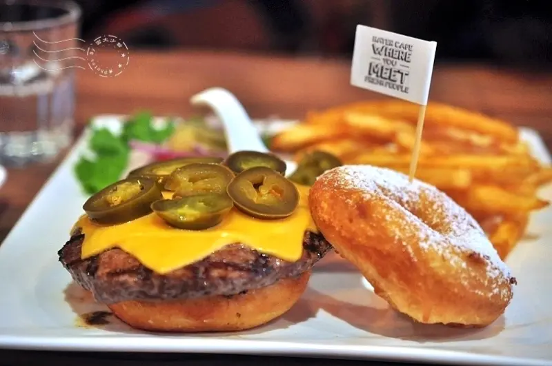 是漢堡還是甜甜圈？台北公館：【Hater Café】美式餐廳(已停業)