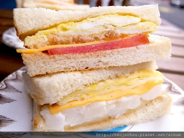 花花，甲飽沒【台北食記】早餐研究所 安東公園旁的特色小店 東區好吃三明治早餐推薦！
