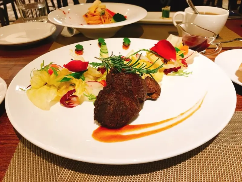 【美食】桃園區蔬食─艾維農歐風素食─清真友善餐廳─小農蝶豆花─Halal