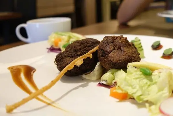 【桃園美食】艾維農歐風素食｜顛覆你對素食的印象，開啟你對蔬食的無限想像 / 天然健康／桃園蔬食／景點餐廳／Halal清真友善餐廳